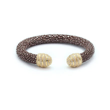 Load image into Gallery viewer, Round stingray bracelet, honeycomb design bracelet head.
