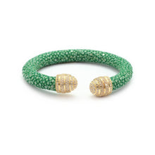 Load image into Gallery viewer, Round stingray bracelet, honeycomb design bracelet head.
