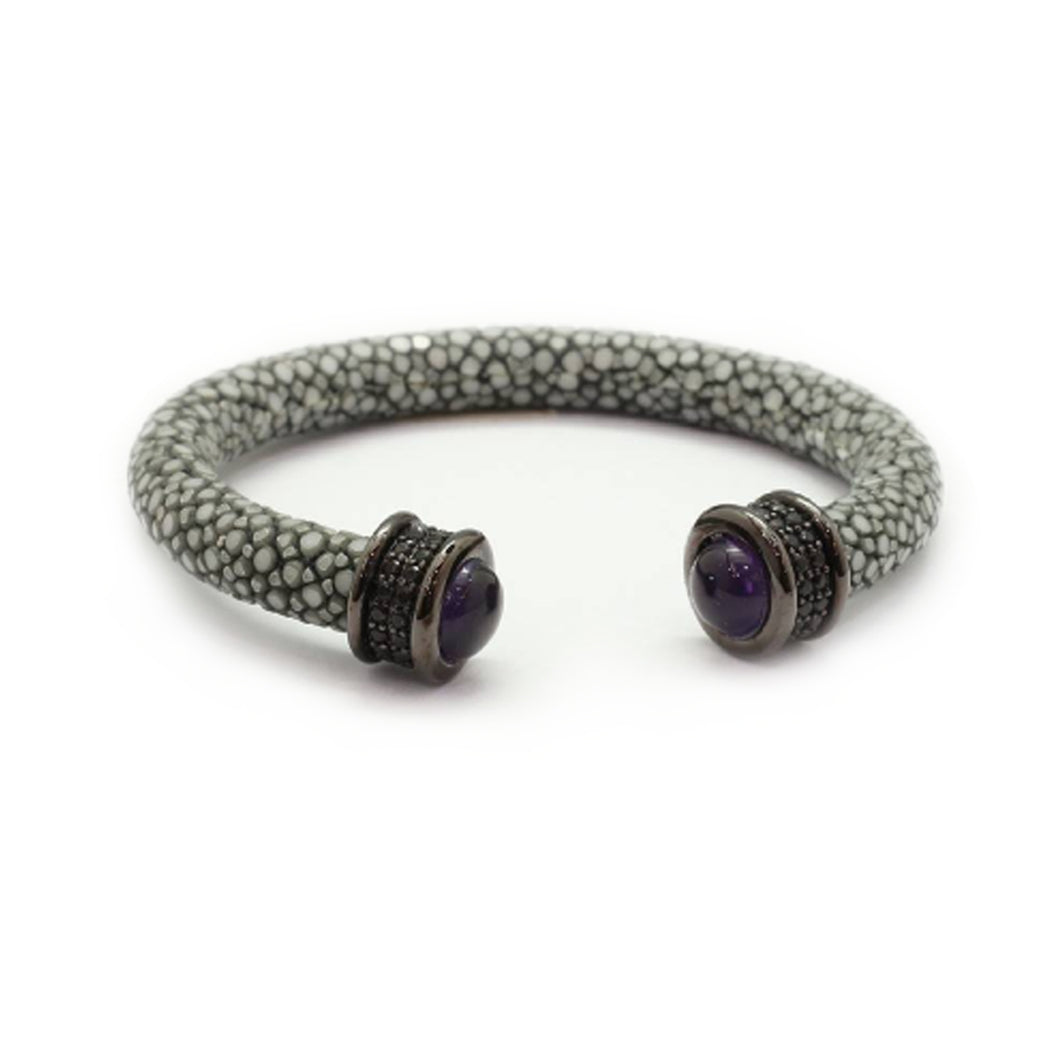 Round stingray bracelet size 5 mm. Plated brass parts