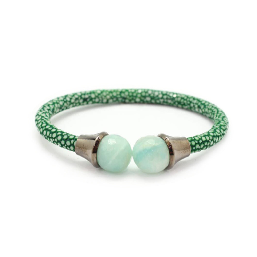 Stingray bracelets The bracelet head is made of real stone.