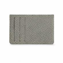 Load image into Gallery viewer, PLINN Genuine Stingray Leather Card Holder
