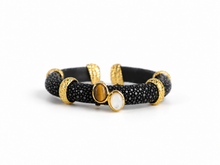 Load image into Gallery viewer, BBA0598-Stingray bracelet, flat shape, real stone. Bezel CZ
