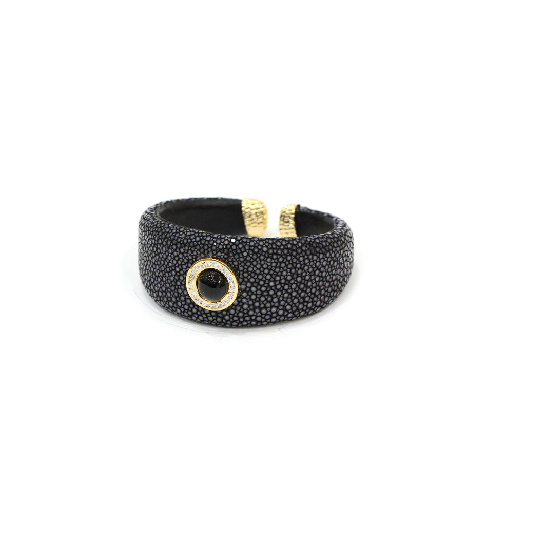 Stingray bracelet, flat shape, real stone. Bezel CZ