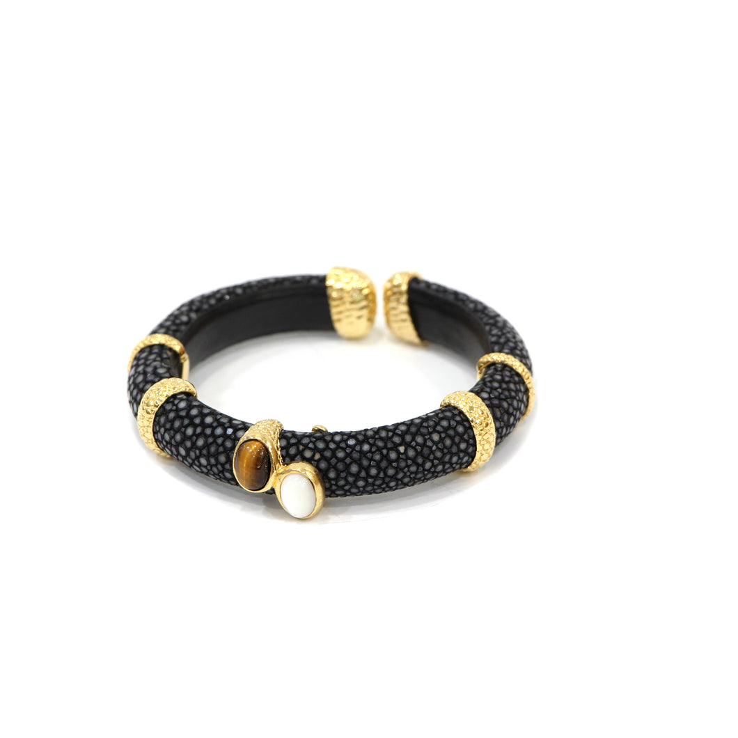 Stingray bracelet, flat shape, real stone. Bezel CZ